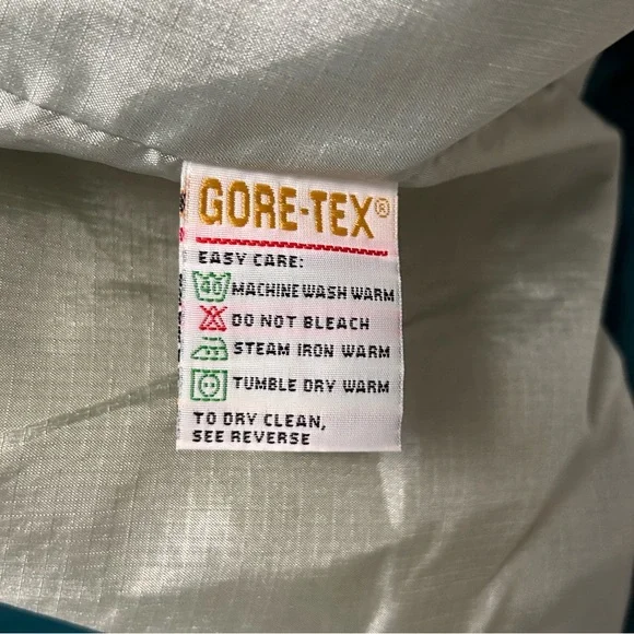 L.L. Bean Vintage 90’s Men's Stowaway Raincoat with Hood - Picture 9 of 13